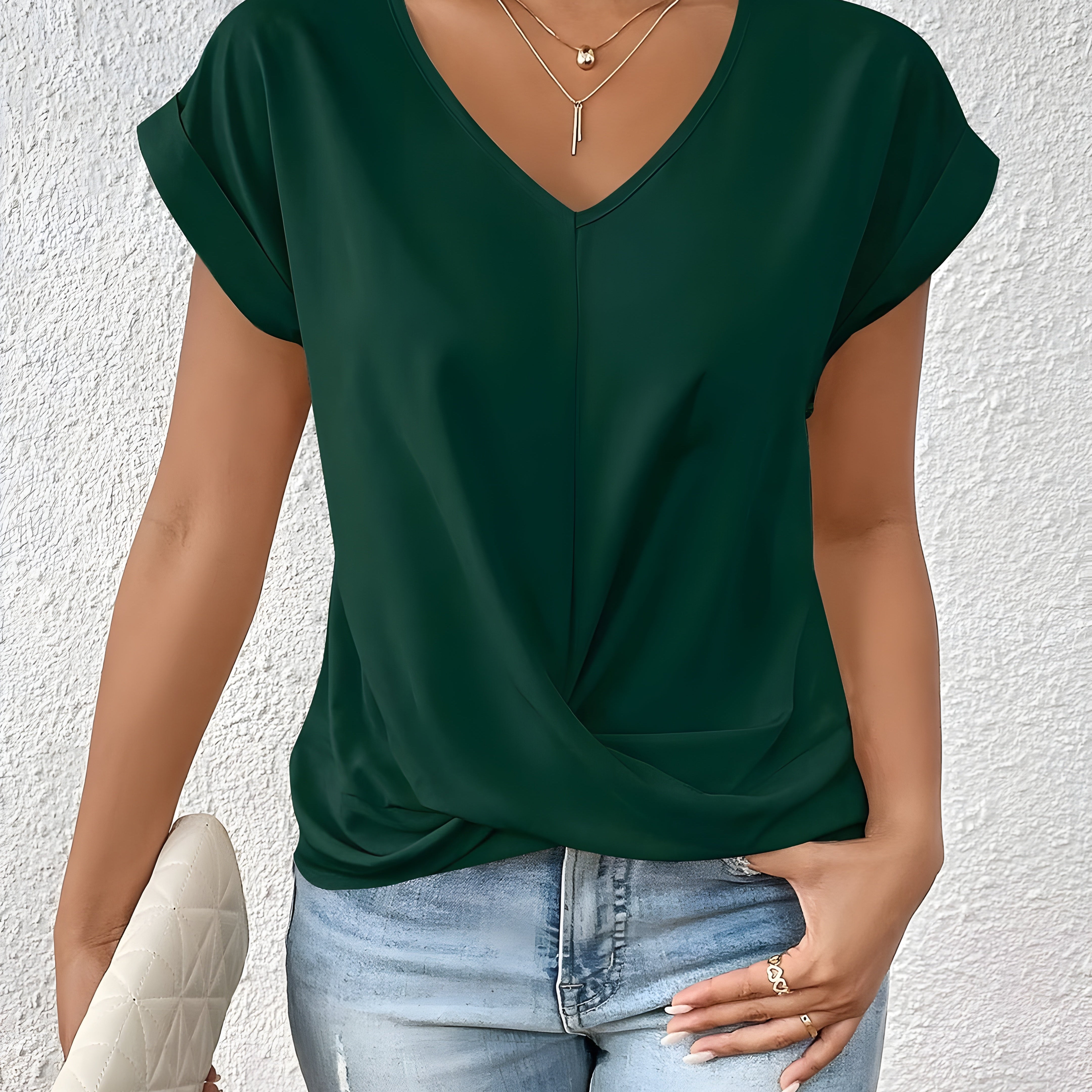 MEIKA™ – Klasický top s detailom twist a výstrihom do V
