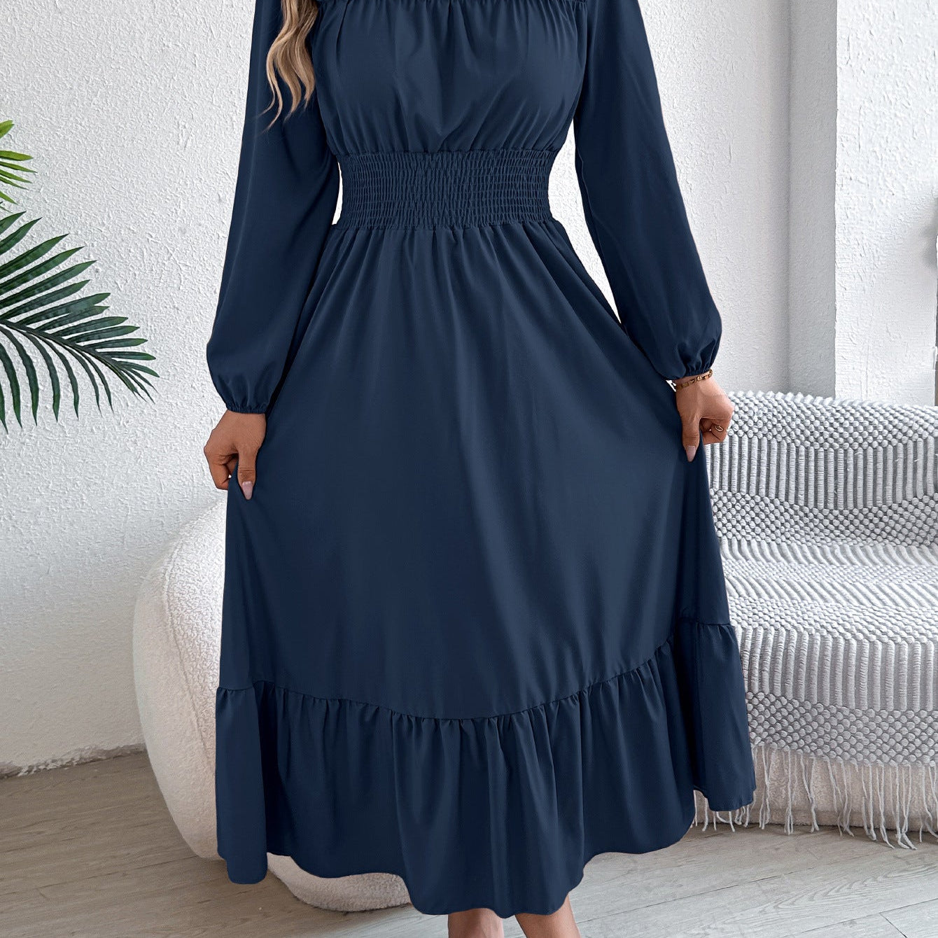 Avora Lyon | Elegantná dlhá šaty s volánmi