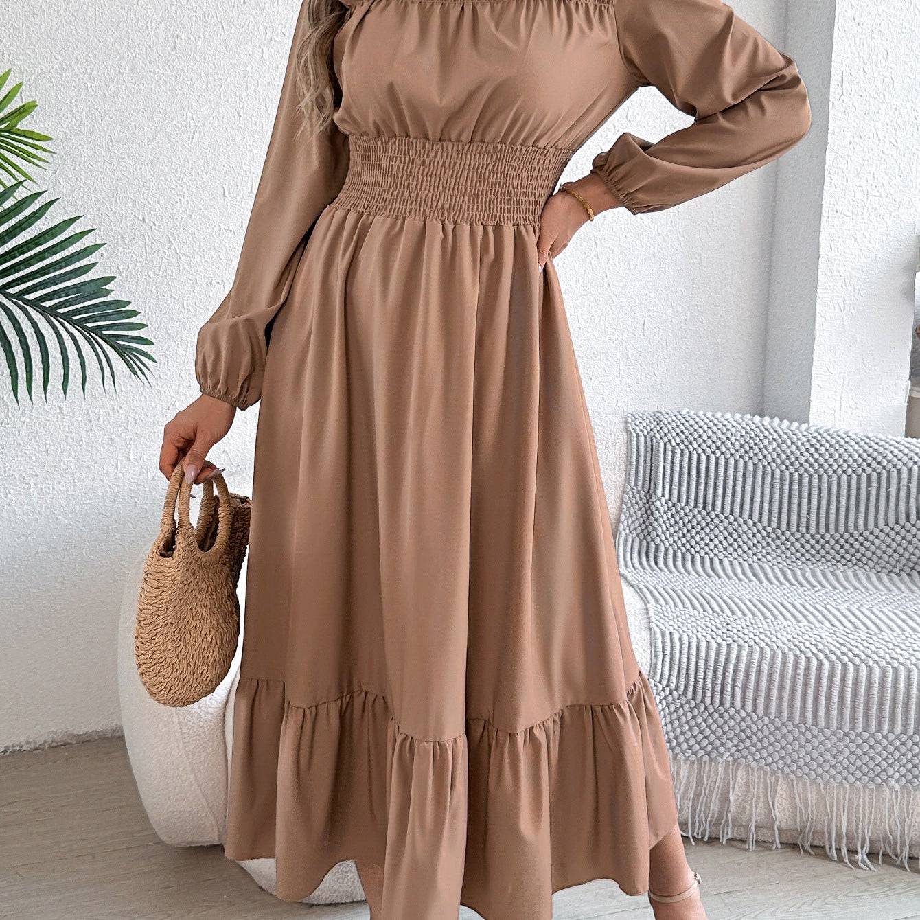 Avora Lyon | Elegantná dlhá šaty s volánmi