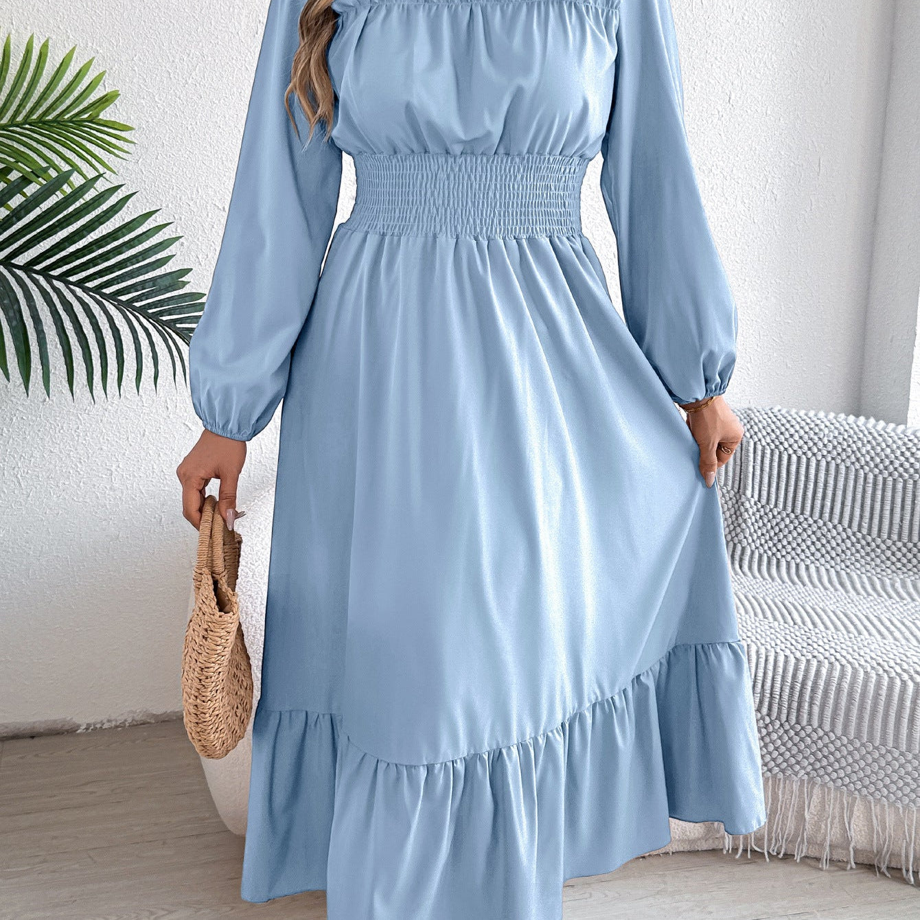 Avora Lyon | Elegantná dlhá šaty s volánmi